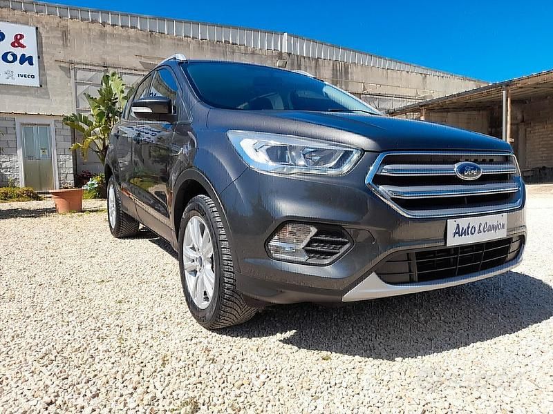 Usata Ford Kuga S 150 CV (110 kW) 2019 Grigio SUV