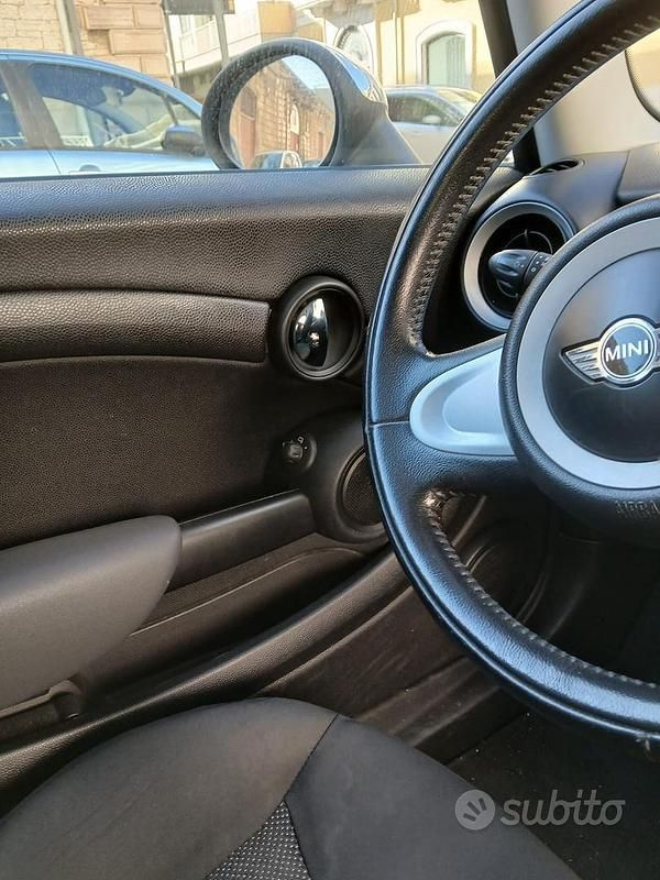 Begagnad Mini Cooper 75 HK (55 kW) 2010 Halvkombi