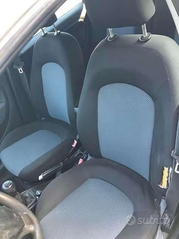 Usata Fiat Punto Active 69 CV (50 kW) 2011 Bianco Berlina