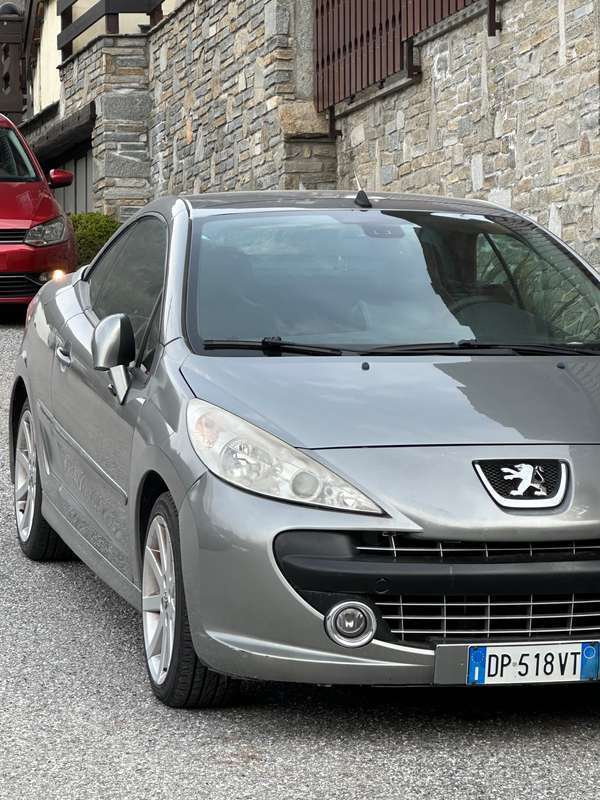 Usato 2008 Peugeot 207 CC 1.6 Benzin 120 CV (4.000 €)