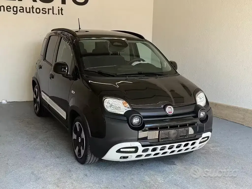 Usata Fiat Panda Cross Cross 69 CV (50 kW) 2025 Nero Utilitaria
