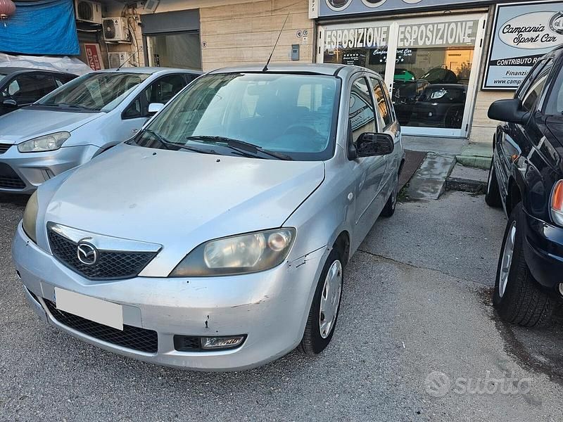 Usata Mazda 2 68 CV (50 kW) 2005 Grigio Utilitaria
