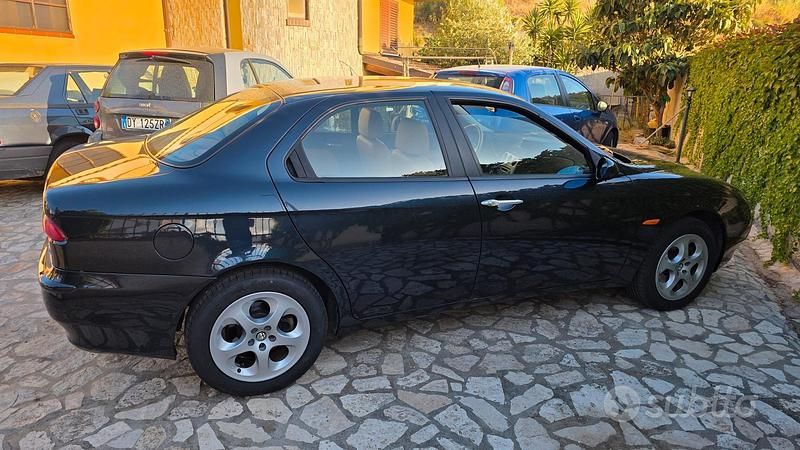 Usata Alfa Romeo 156 140 CV (102 kW) 2002 Blu Berlina