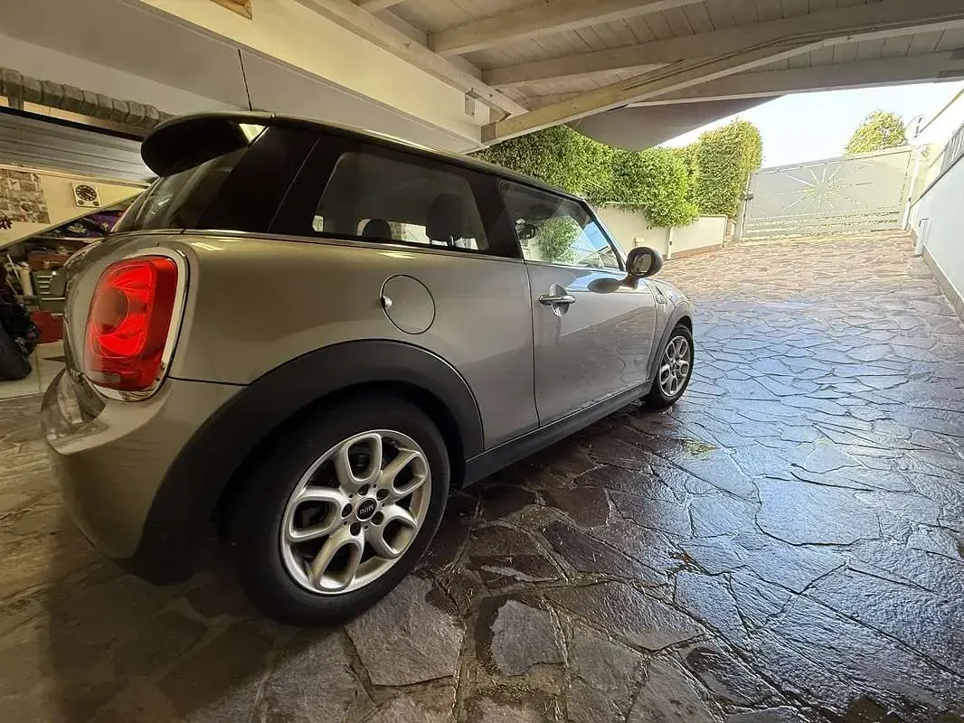 Begagnad Mini ONE 75 HK (55 kW) 2019 Halvkombi