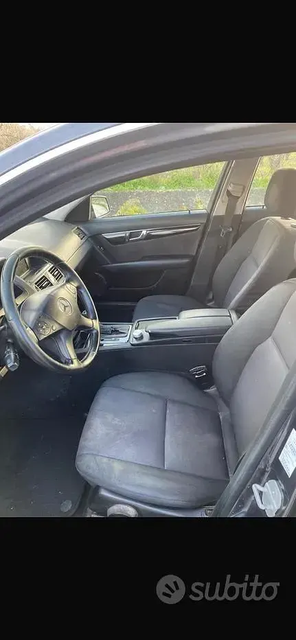 Usata Mercedes C220 170 CV (125 kW) 2008 Grigio Berlina