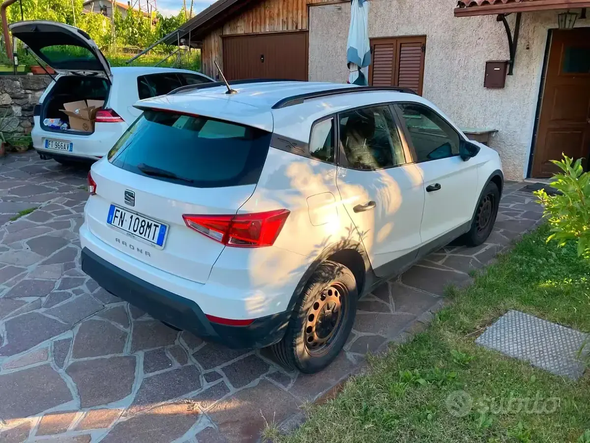 Usata Seat Arona 95 CV (69 kW) 2018 Bianco SUV