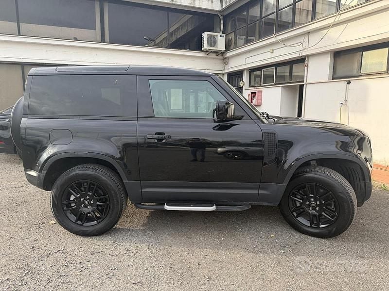 Usata Land Rover Defender 200 CV (147 kW) 2024 Nero SUV