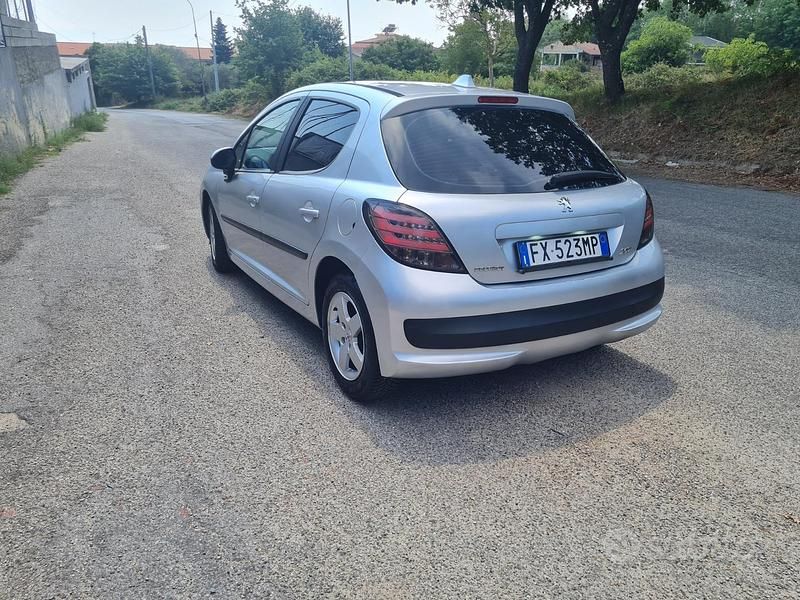Usata Peugeot 207 68 CV (50 kW) 2009 Grigio Berlina
