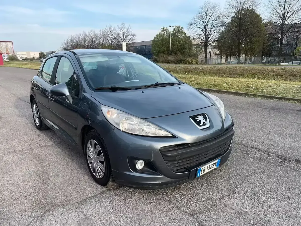 Gebraucht Peugeot 207 Sport 73 PS (53 kW) 2010 Grau Limousine