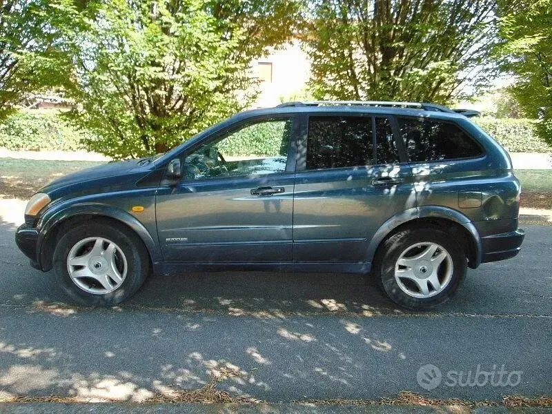 Usata SsangYong Kyron 141 CV (103 kW) 2006 Bluazzurro SUV