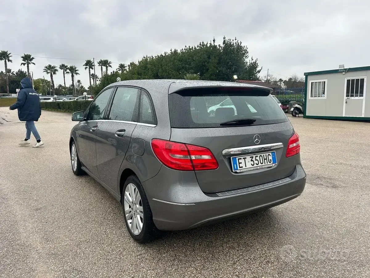 Occasion Mercedes B180 Premium 109 ch (80 kW) 2014 Gris Monospace