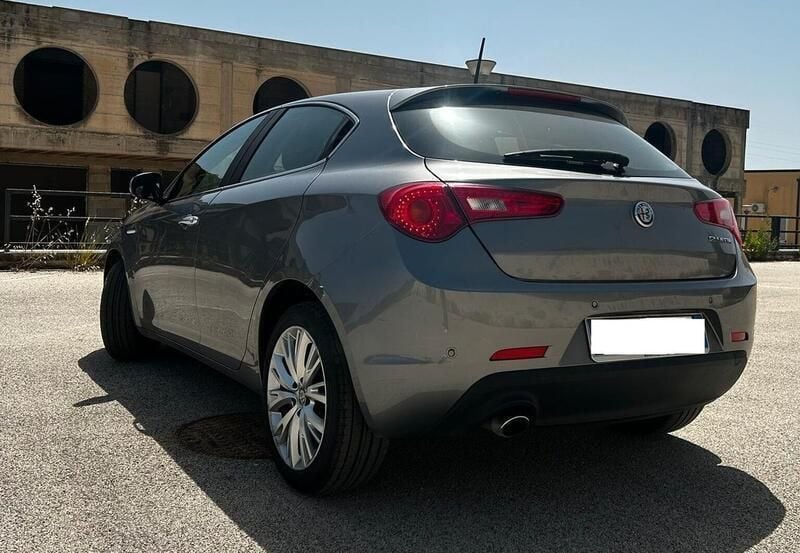 Usata Alfa Romeo Giulietta Business 120 CV (88 kW) 2017 Grigio Utilitaria