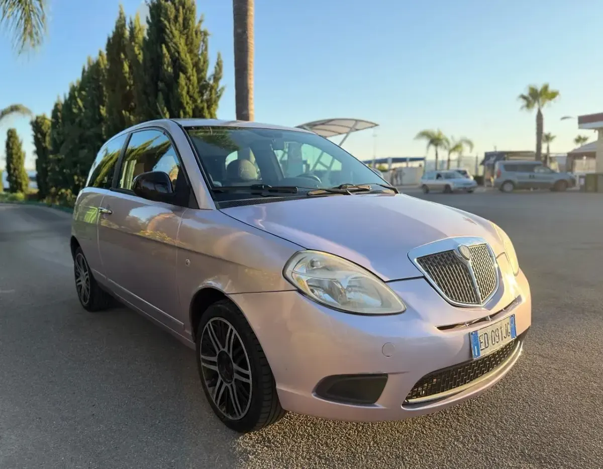 Usata Lancia Ypsilon 75 CV (55 kW) 2010 Utilitaria