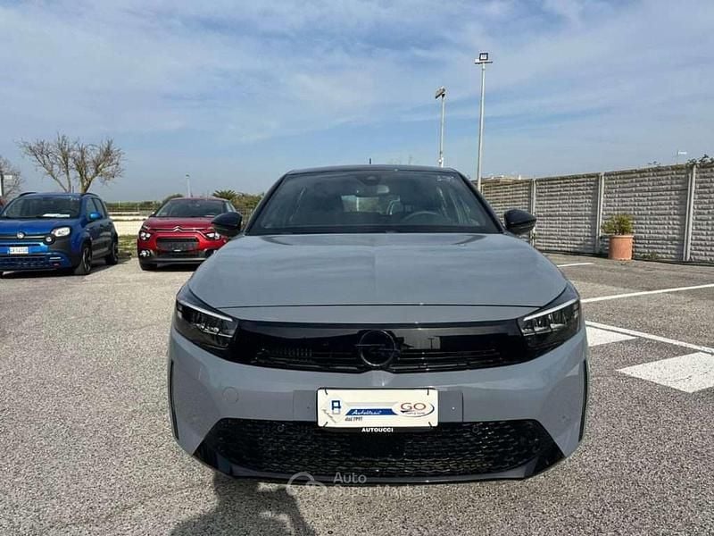 Usata Opel Corsa 101 CV (74 kW) 2024 Grafik grey Utilitaria