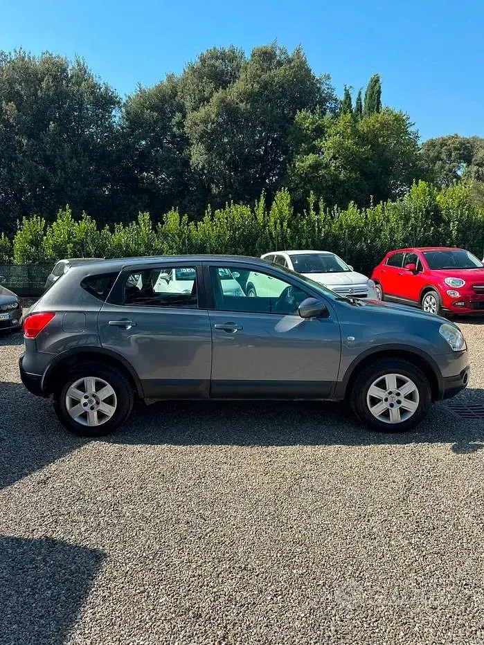 Usata Nissan Qashqai Acenta 106 CV (77 kW) 2010 Grigio SUV