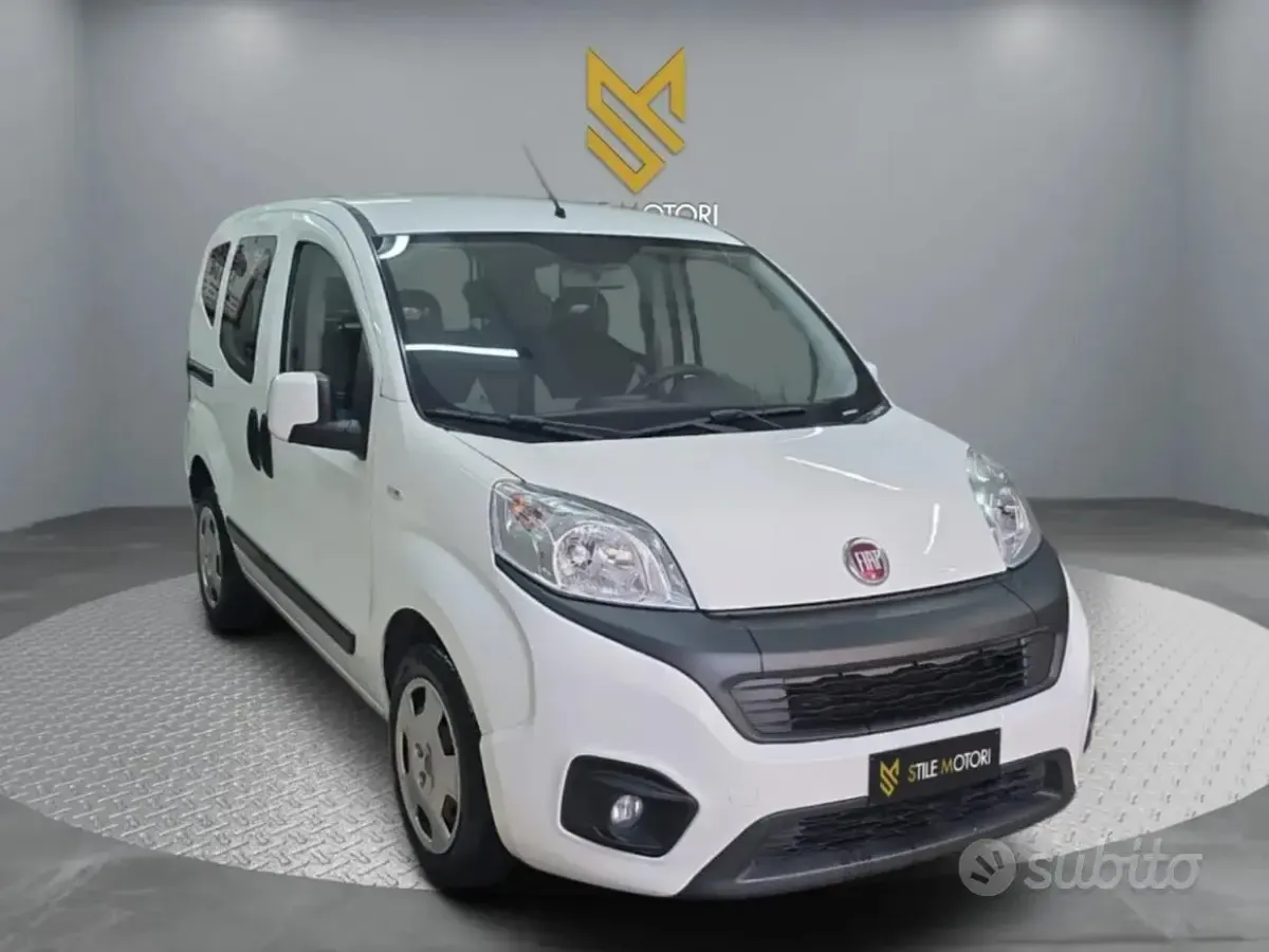 Usata Fiat Qubo Trekking 95 CV (69 kW) 2020 Bianco Monovolume