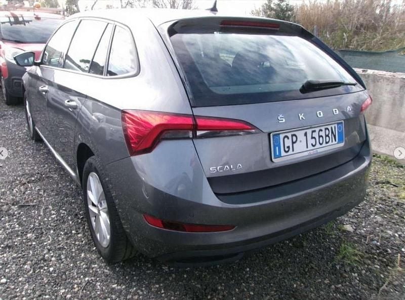 Usata Skoda Scala Ambition 95 CV (69 kW) 2023 Argento Utilitaria