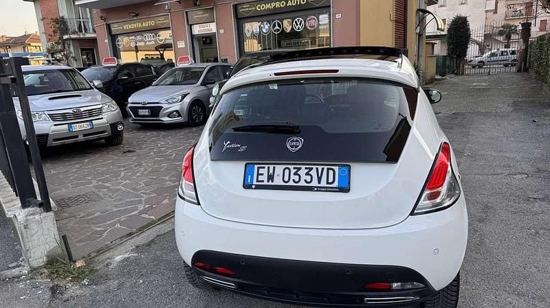 Usata Lancia Ypsilon S 86 CV (63 kW) 2014 Bianco Utilitaria