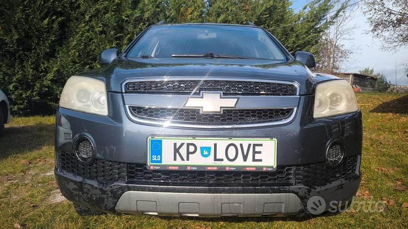 Grigio Usata 2007 Chevrolet Captiva SUV | 2200 € (Buon prezzo) - Immagine 1/4