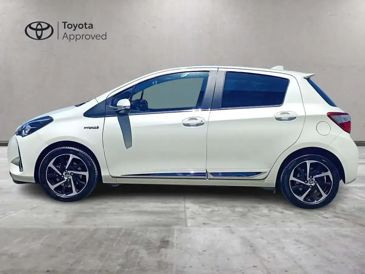Usata Toyota Yaris Hybrid Style 73 CV (53 kW) 2019 Other Utilitaria