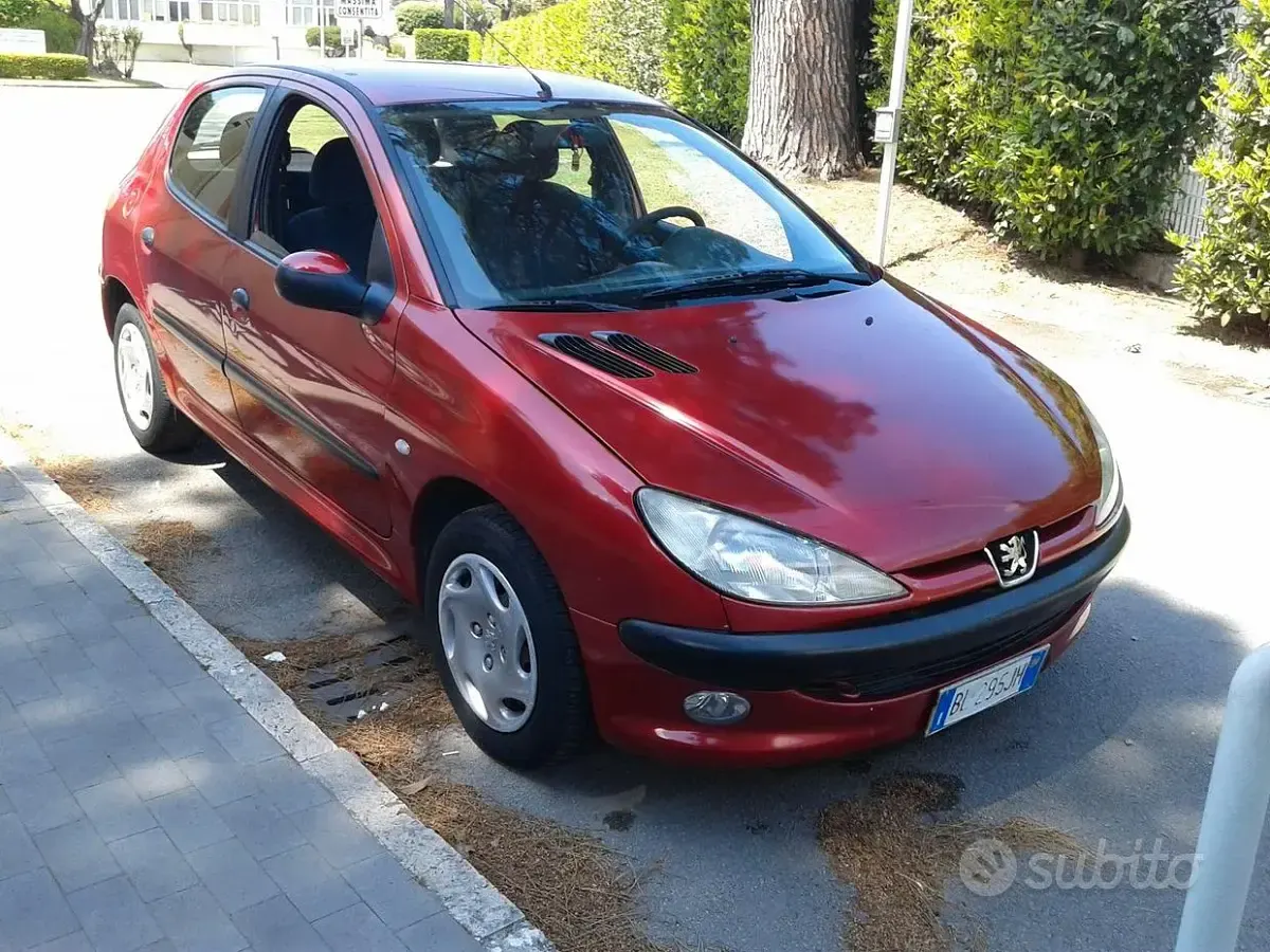 Usata Peugeot 206 60 CV (44 kW) 2000 Rosso Berlina