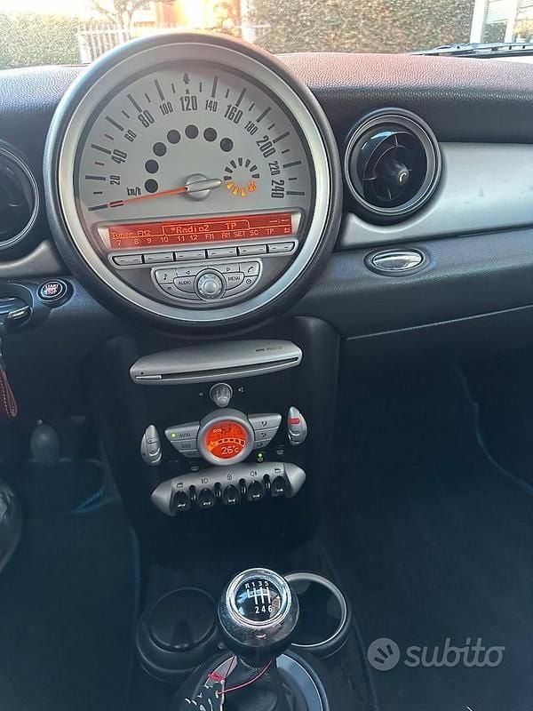 Usata Mini Cooper D 109 CV (80 kW) 2007 Blu Utilitaria