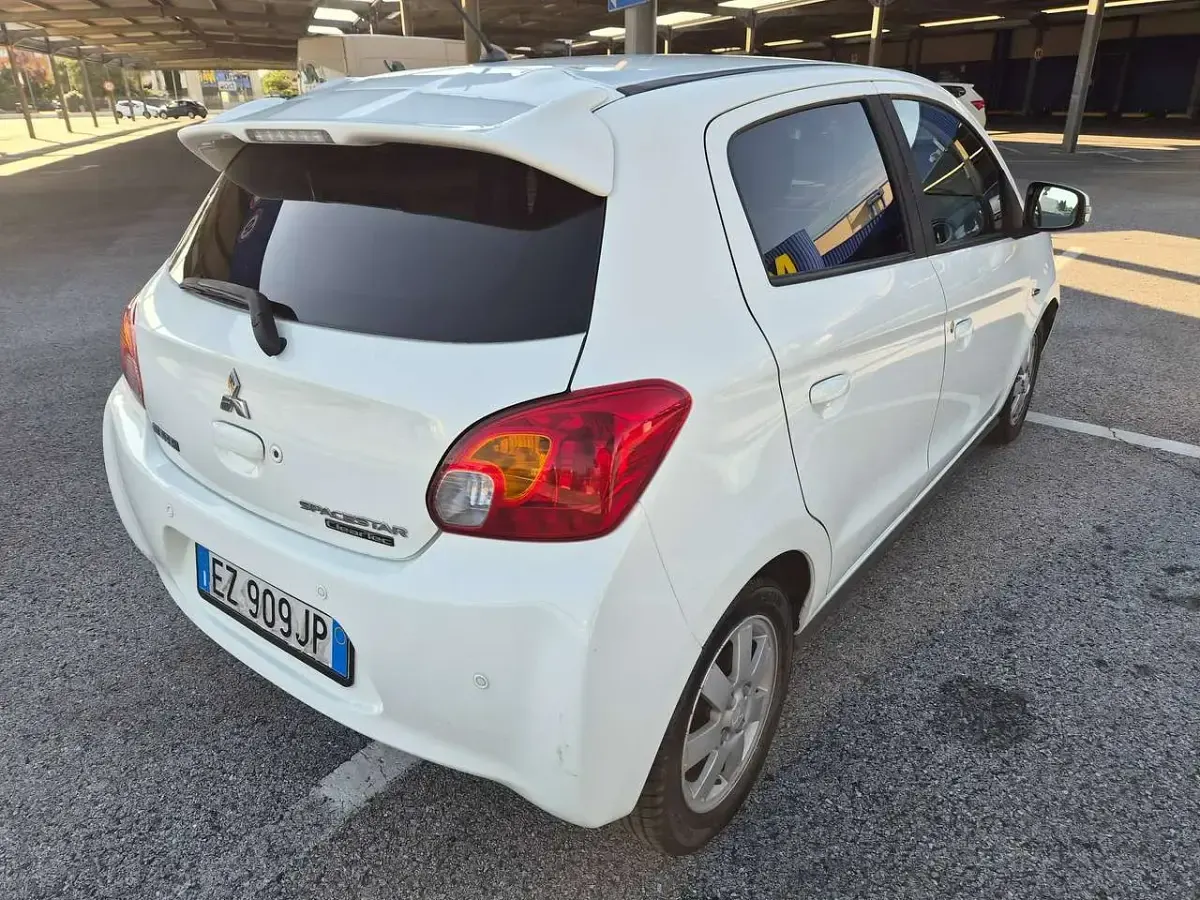 Usata Mitsubishi Space Star Intense 71 CV (52 kW) 2015 Bianco Utilitaria