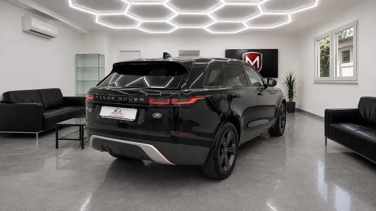Usata Land Rover Range Rover Velar R-Dynamic 240 CV (176 kW) 2019 Nero SUV