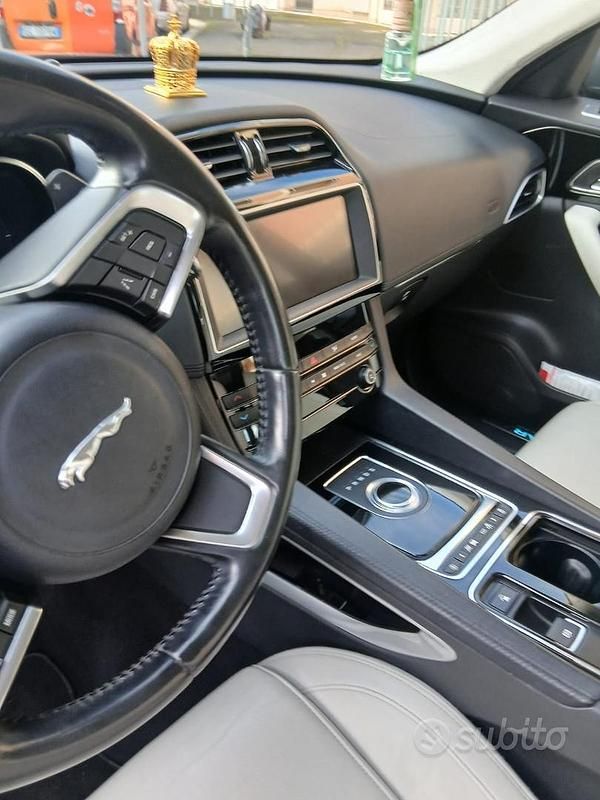 Usata Jaguar E-Pace 180 CV (132 kW) 2019 Blu SUV
