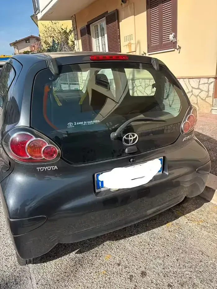 Usata Toyota Aygo 68 CV (50 kW) 2010 Grigio Utilitaria