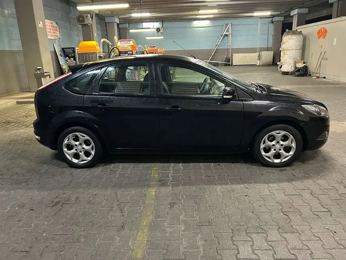 Usata Ford Focus Titanium 109 CV (80 kW) 2010 Nero Berlina
