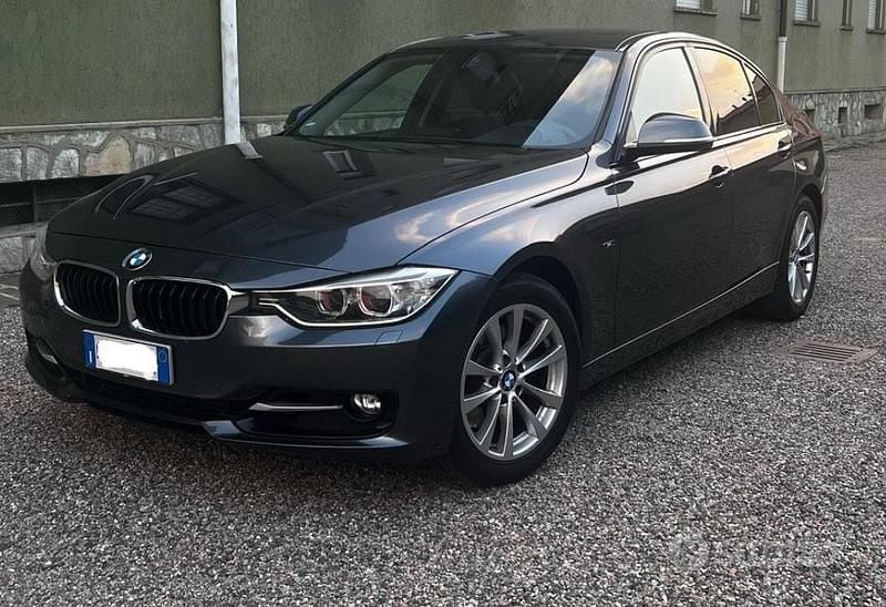 Usata BMW 325 Sport Line 224 CV (164 kW) 2015 Grigio Berlina