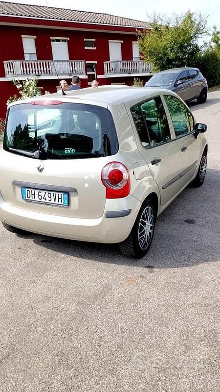 Usata Renault Modus 75 CV (55 kW) 2006 Grigio Monovolume