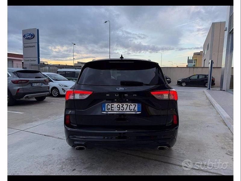 Usata Ford Kuga ST-Line 120 CV (88 kW) 2021 Agate black SUV