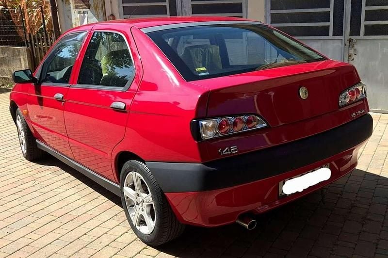 Second-hand Alfa Romeo 146 120 CP (88 kW) 1998 Hatchback