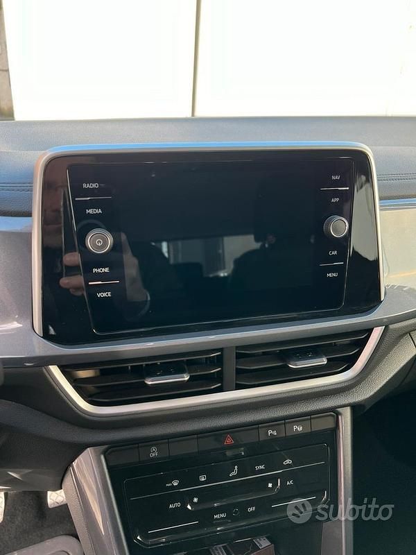 Usata VW T-Roc Style 115 CV (84 kW) 2023 Grigio SUV