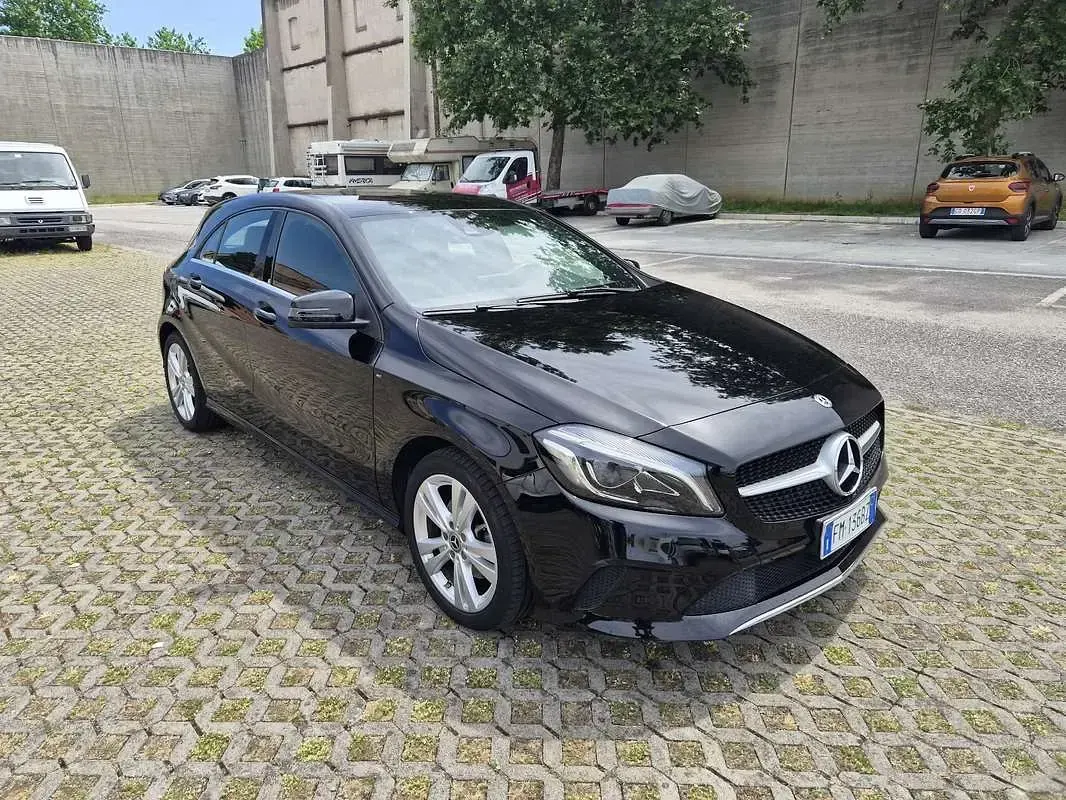 Usata Mercedes A180 122 CV (89 kW) 2017 Berlina