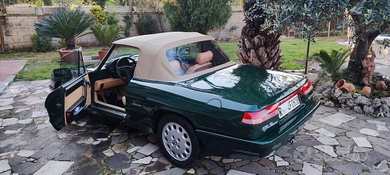 Usata Alfa Romeo Spider 115 CV (84 kW) 1992 Verde Cabrio