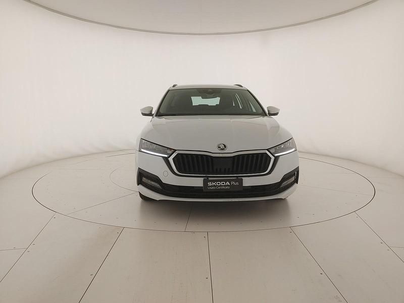 Usata Skoda Octavia Executive 150 CV (110 kW) 2023 Bianco luna metallizzato Station wagon