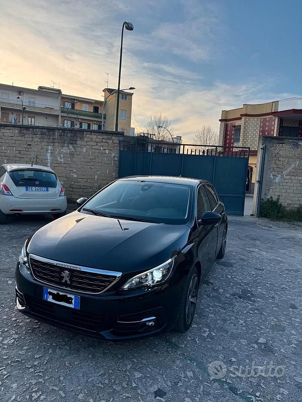 Nero Usata 2019 Peugeot 308 Allure Tre volumi | 12.000 € (Buon prezzo) - Immagine 1/4