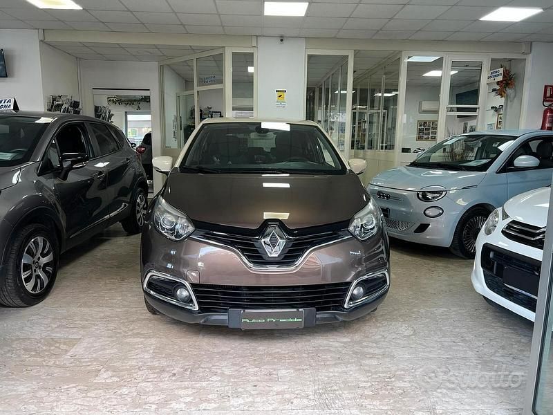 Usado Renault Captur 90 CV (66 kW) 2014 Marrón SUV