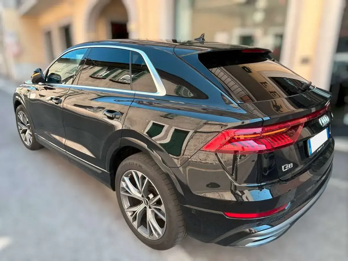 Usata Audi Q8 286 CV (210 kW) 2022 Nero SUV
