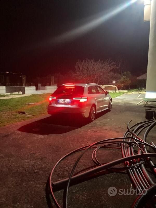 Bianco Usata 2019 Audi A3 S-Line Tre volumi | 17.000 € (Buon prezzo) - Immagine 1/4