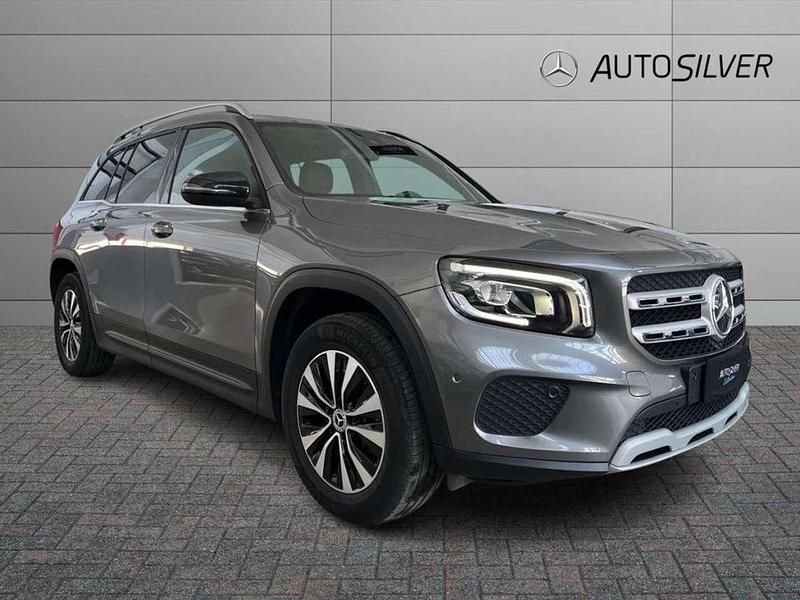 Grigio montagna / metallizzato Usata 2022 Mercedes GLB200 SUV | 28.800 € (Ottimo prezzo) - Immagine 1/4
