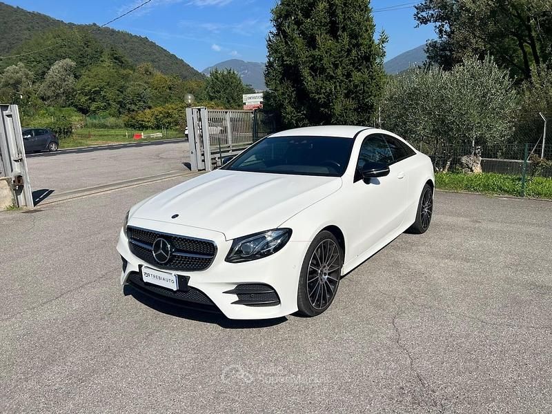 Usata Mercedes E220 Premium 194 CV (142 kW) 2018 Bianco Coupé