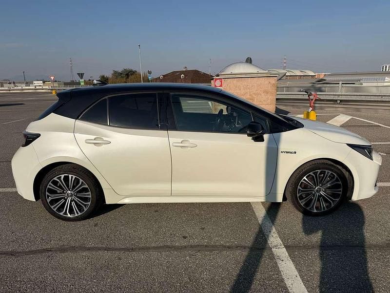 Usata Toyota Corolla Style 98 CV (72 kW) 2020 Bianco Berlina