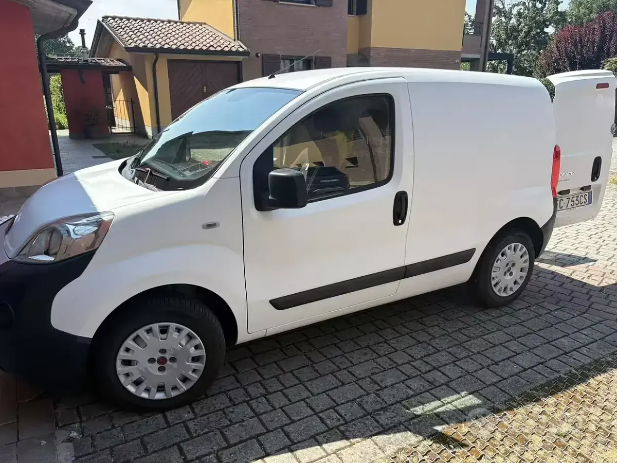 Usata Fiat Fiorino 95 CV (69 kW) 2015 Bianco Monovolume