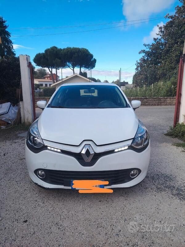 Bianco Usata 2018 Renault Clio IV Tre volumi | 8500 € (Super prezzo) - Immagine 1/4