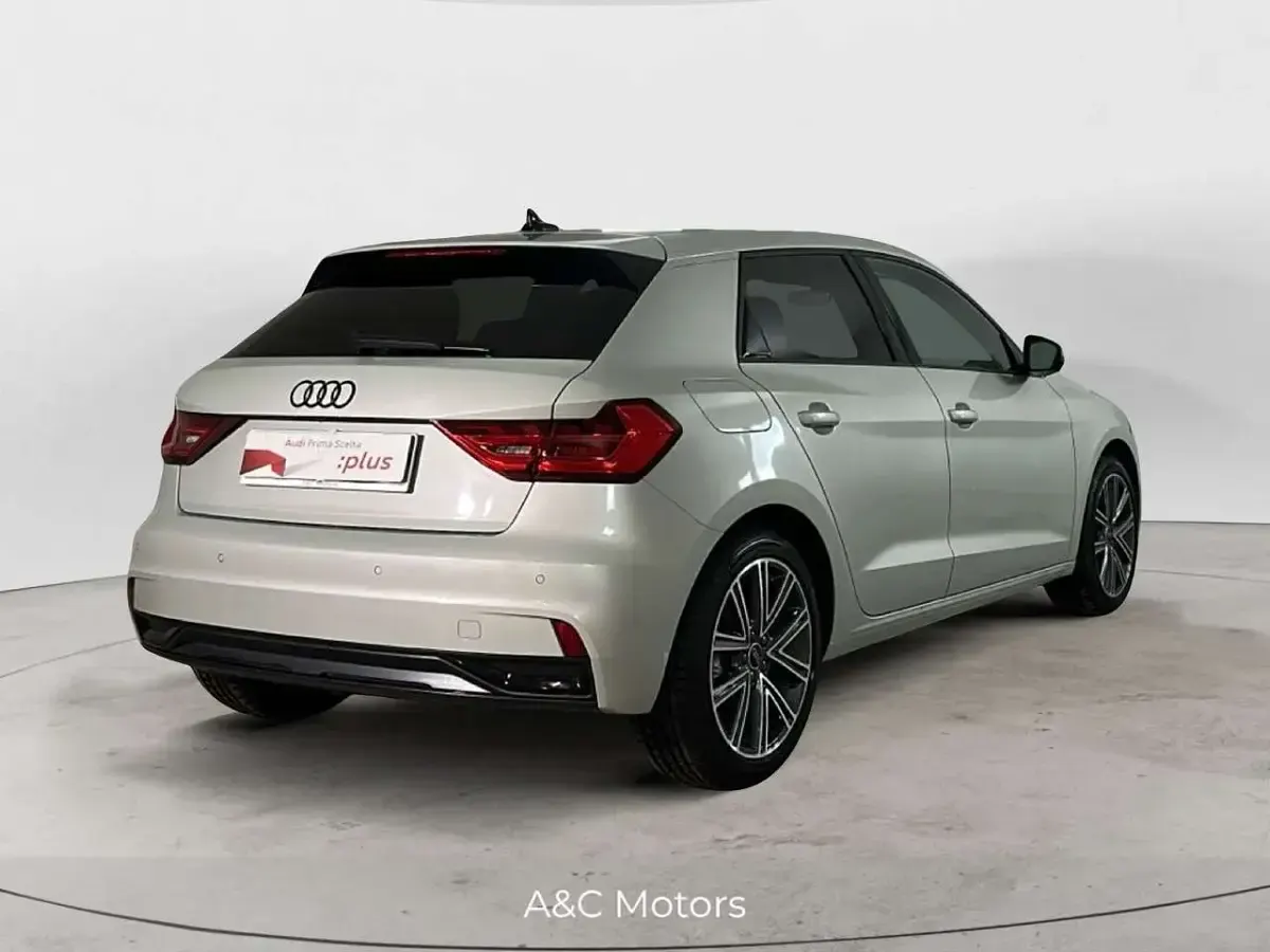 Usata Audi A1 Sportback Business 116 CV (85 kW) 2025 Argento Utilitaria