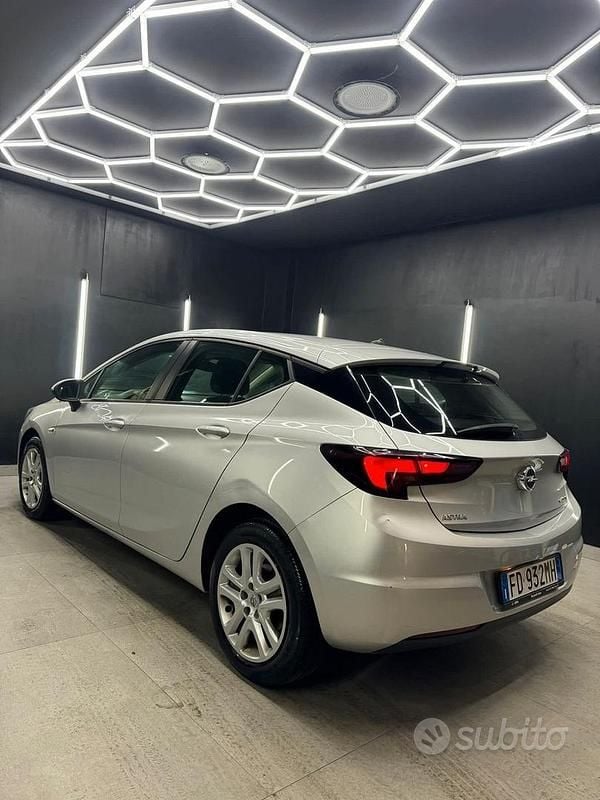 Usata Opel Astra 104 CV (76 kW) 2016 Grigio Berlina